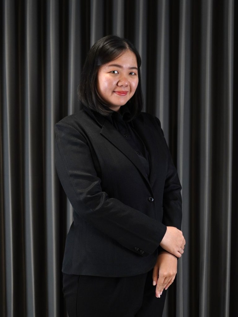 Fenny Aprilia, A.Md.