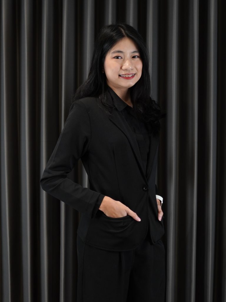 Jennifer Alexis Hendrawan, S.Ds. (Visual Art)